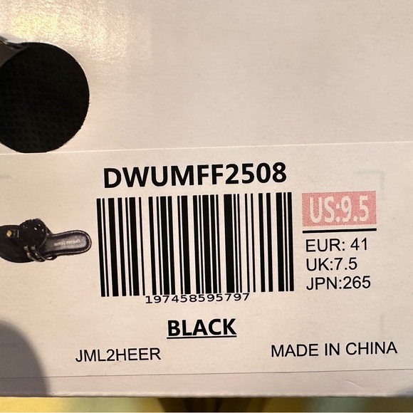 Dream Pairs Women’s Casual Strappy Flip-Flop Sandals - Picture 11 of 11